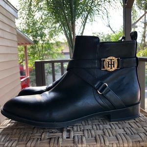 Tommy Hilfiger |  Rant-Belted Bootie